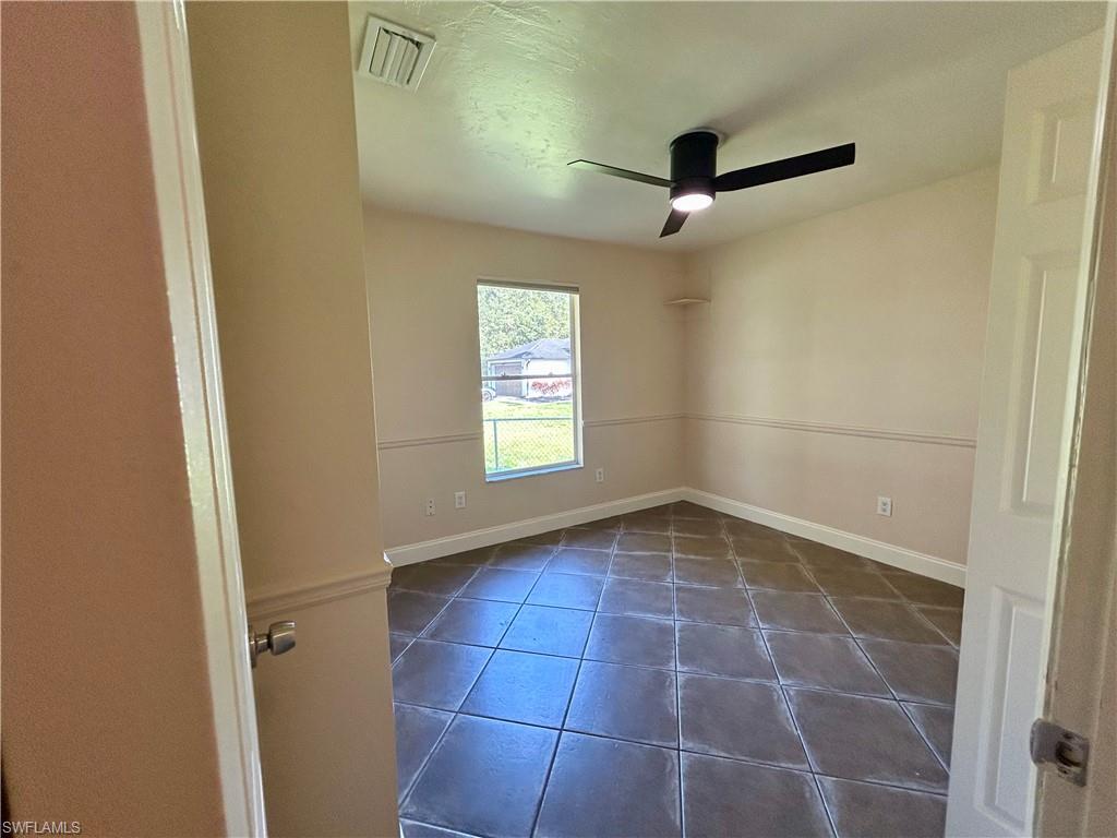 2430 Golden Gate Blvd E Property Photo 19