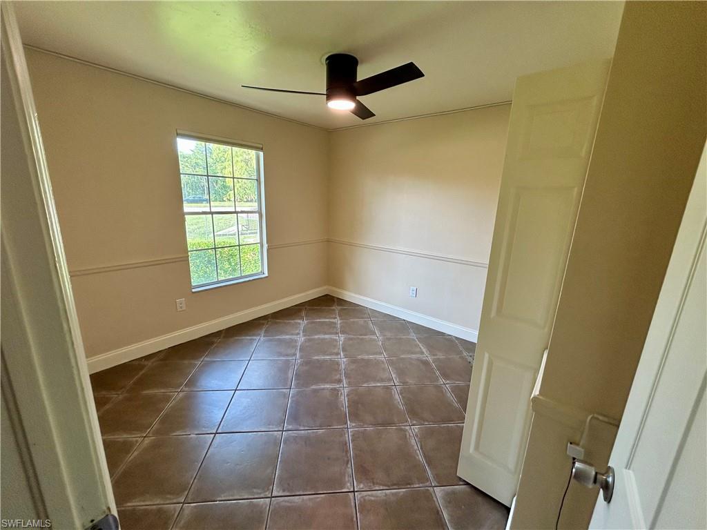 2430 Golden Gate Blvd E Property Photo 24