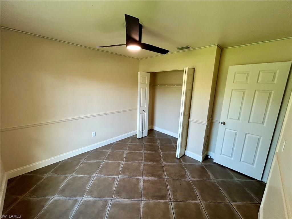 2430 Golden Gate Blvd E Property Photo 25