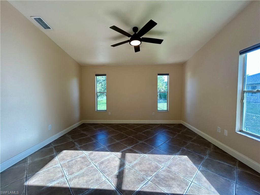 2430 Golden Gate Blvd E Property Photo 29