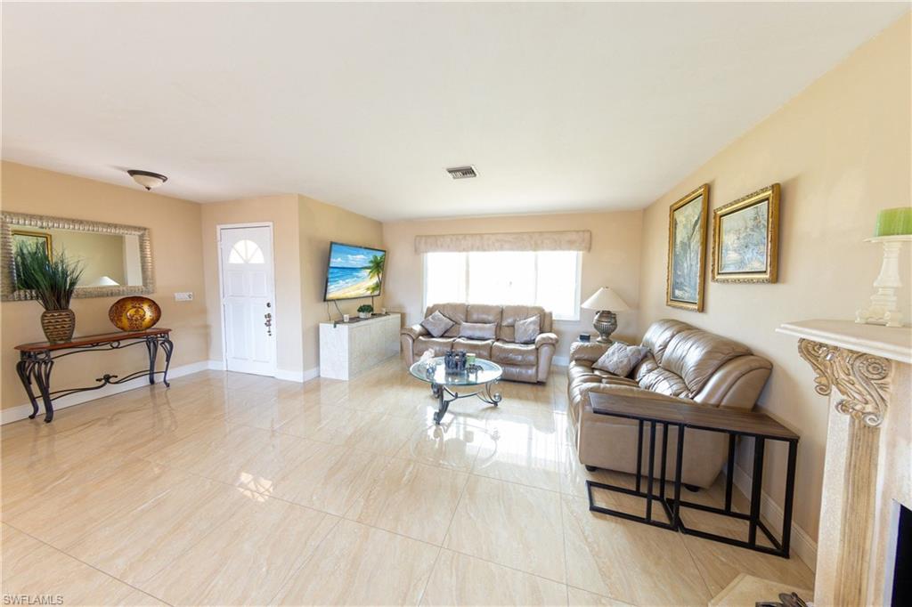 188 Gulfstream St Property Photo 2