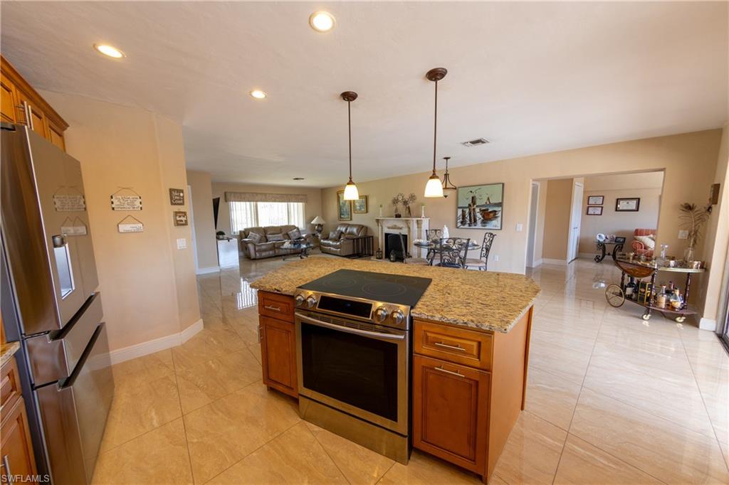 188 Gulfstream St Property Photo 6