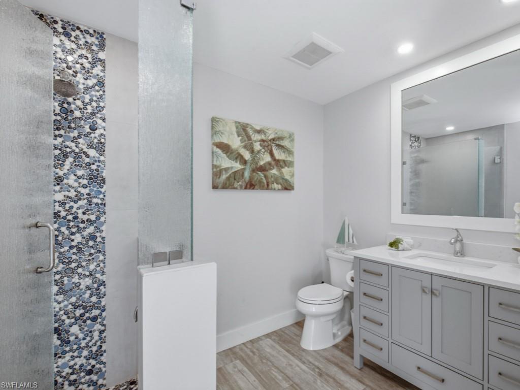 2060 Sheffield Ave Property Photo 12