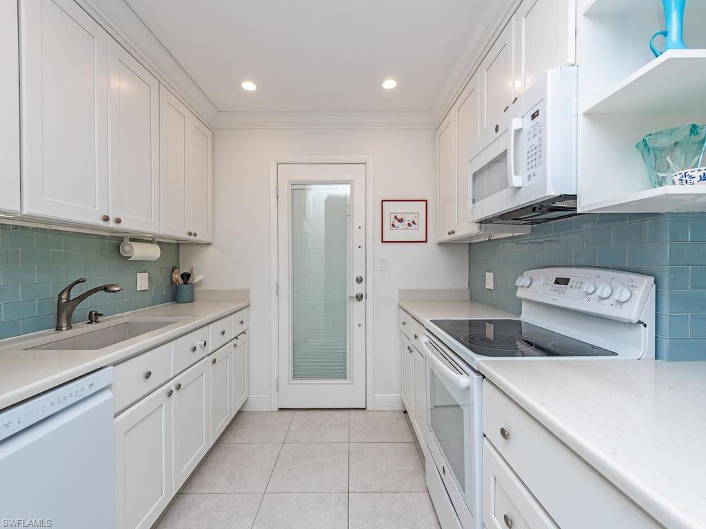 2800 Gulf Shore Blvd N 406 Property Photo 11