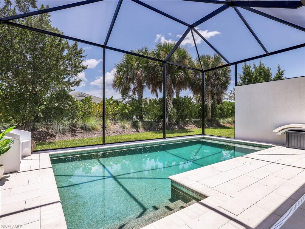 9040 Saint Lucia Dr Property Photo 17