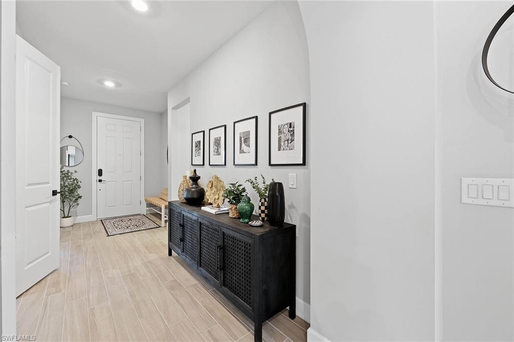 2738 Aviamar Cir Property Photo 4