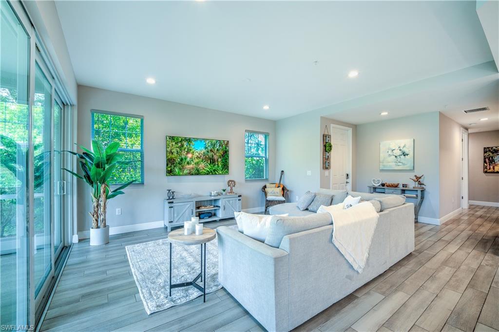 2626 Seychelles Cir 1404 Property Photo 11