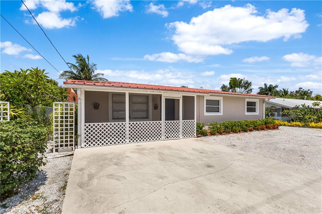 2191 Thomasson Dr Property Photo 2