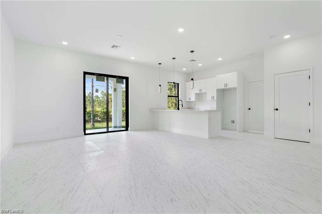 3175 Sunshine Blvd Property Photo 4