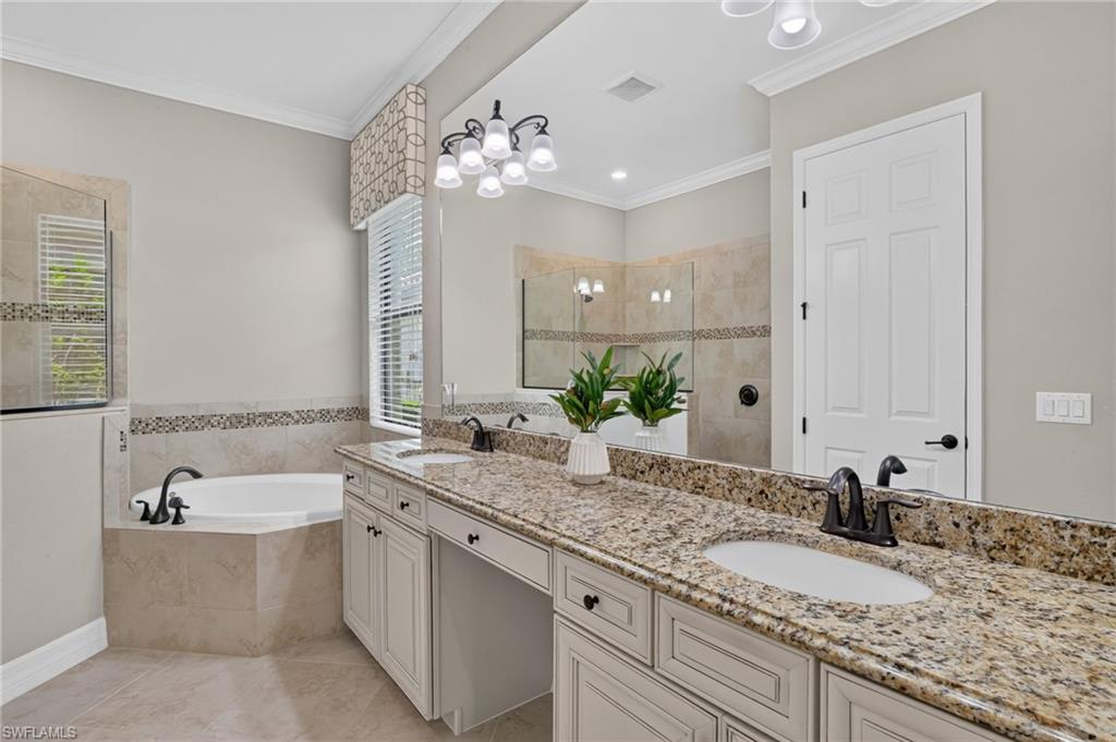 12695 Kinross Ln Property Photo 18