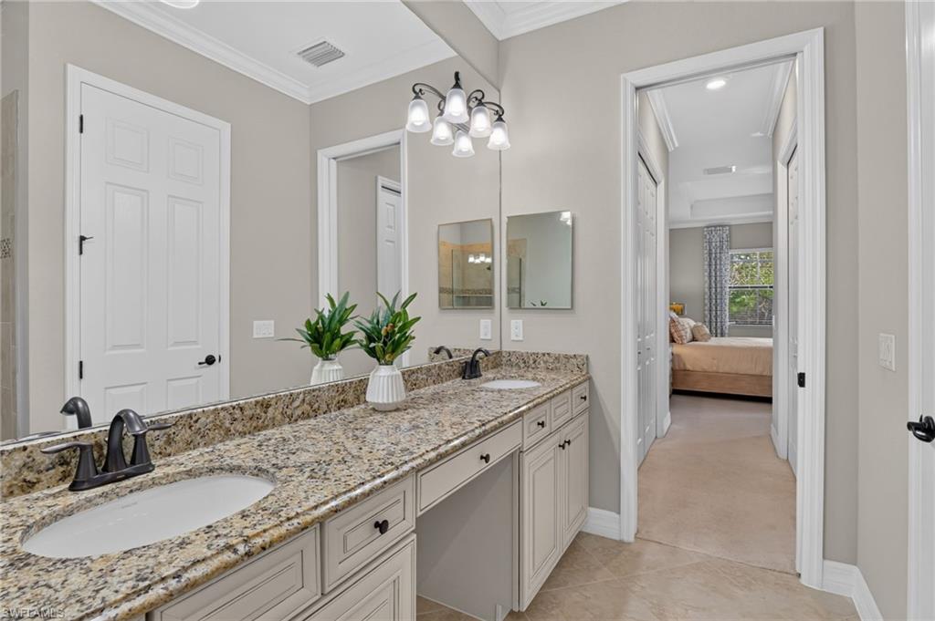 12695 Kinross Ln Property Photo 20