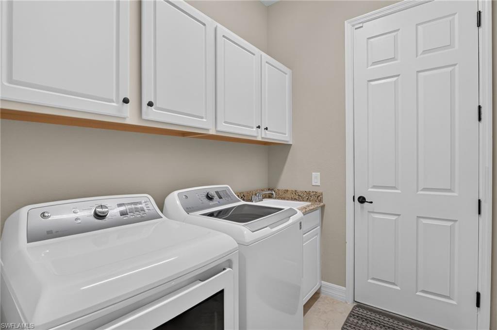 12695 Kinross Ln Property Photo 21