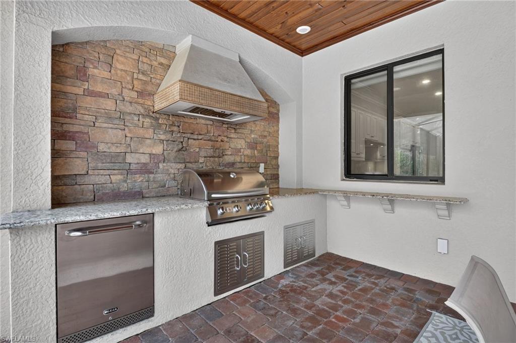 12695 Kinross Ln Property Photo 24
