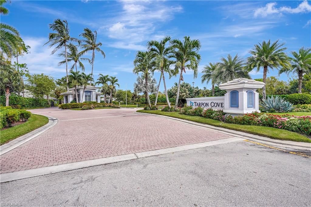975 Tarpon Cove Dr 103 Property Photo 2