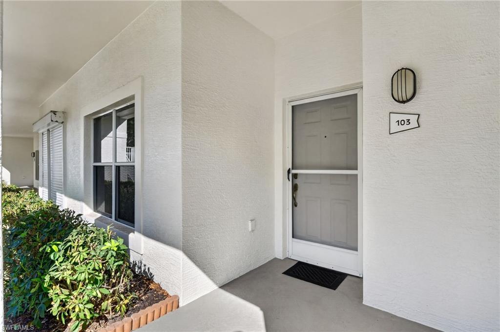 975 Tarpon Cove Dr 103 Property Photo 4