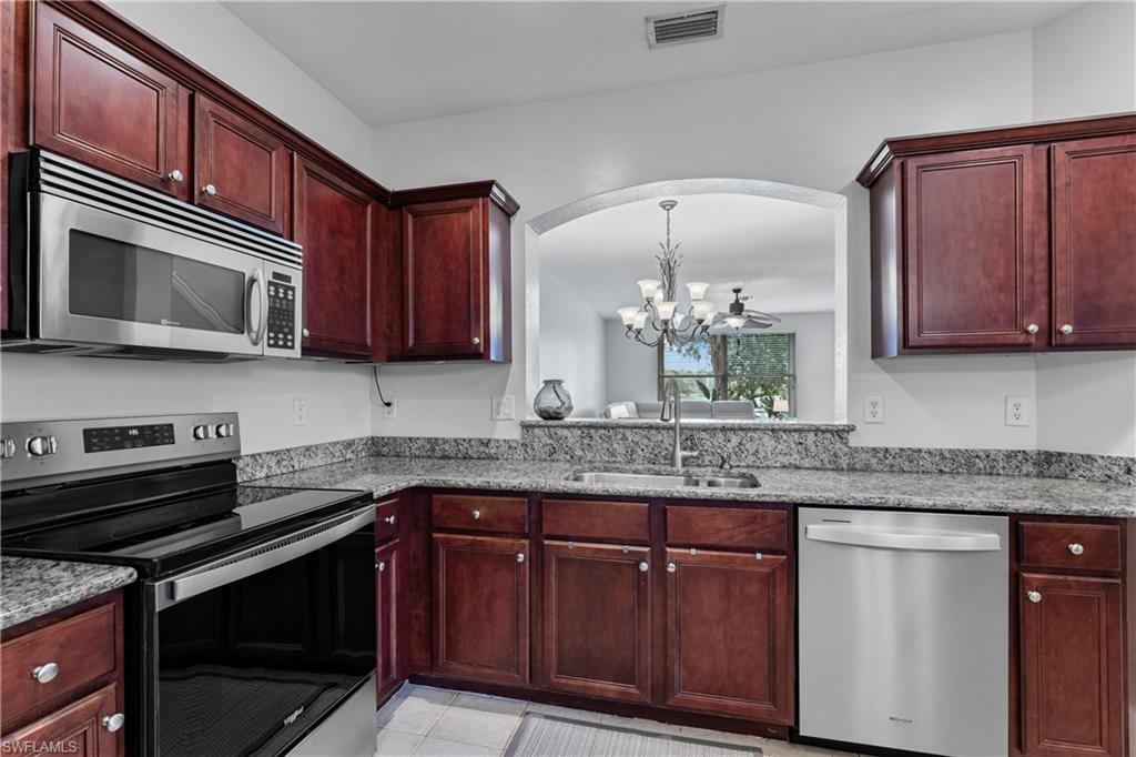 9544 Roundstone Cir Property Photo 7
