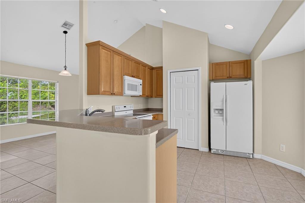 523 25th Ln Property Photo 10