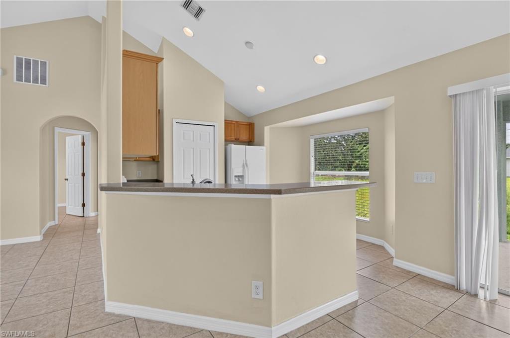523 25th Ln Property Photo 11