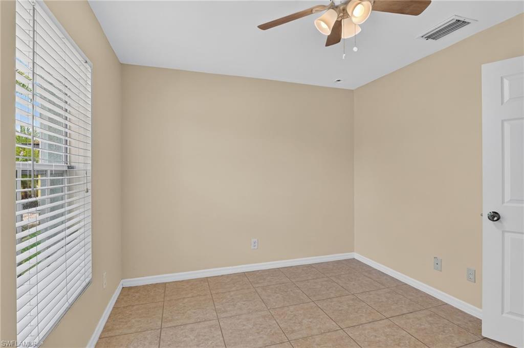 523 25th Ln Property Photo 24