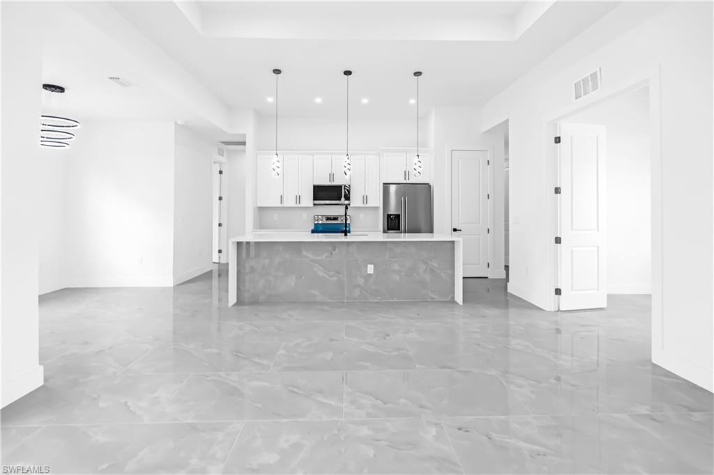 716 Connecticut Ln Property Photo 4