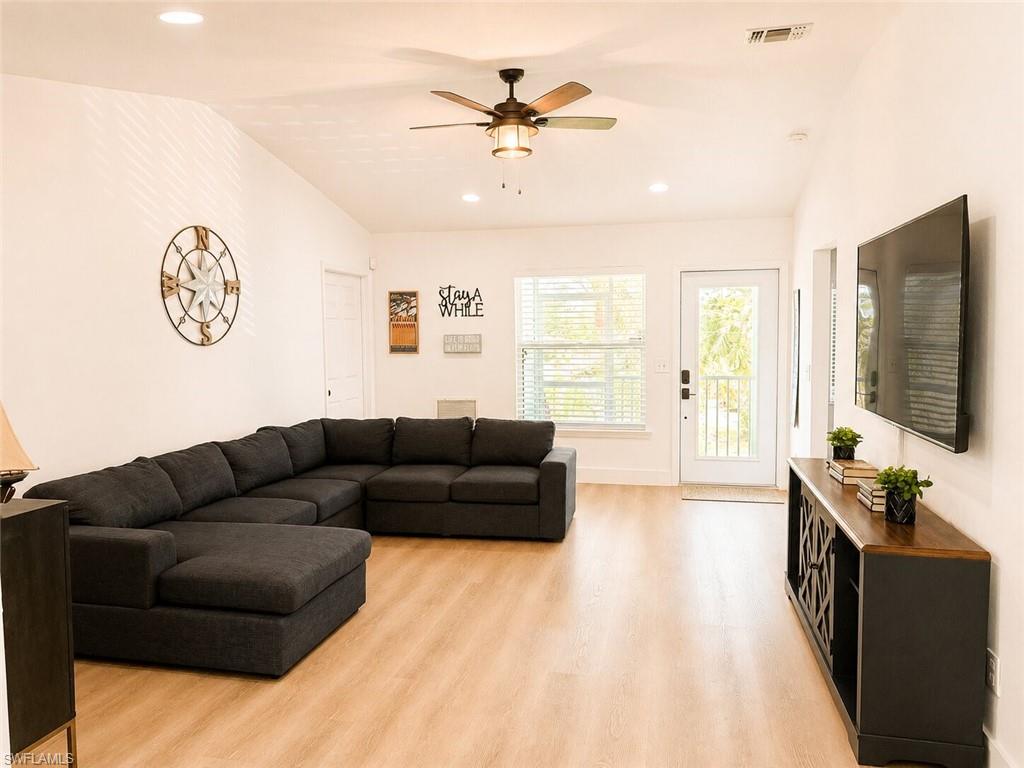 3659 Riviera Cir Property Photo 8