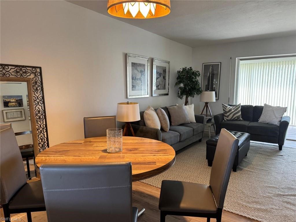 1900 Alamanda Dr 303 Property Photo 2