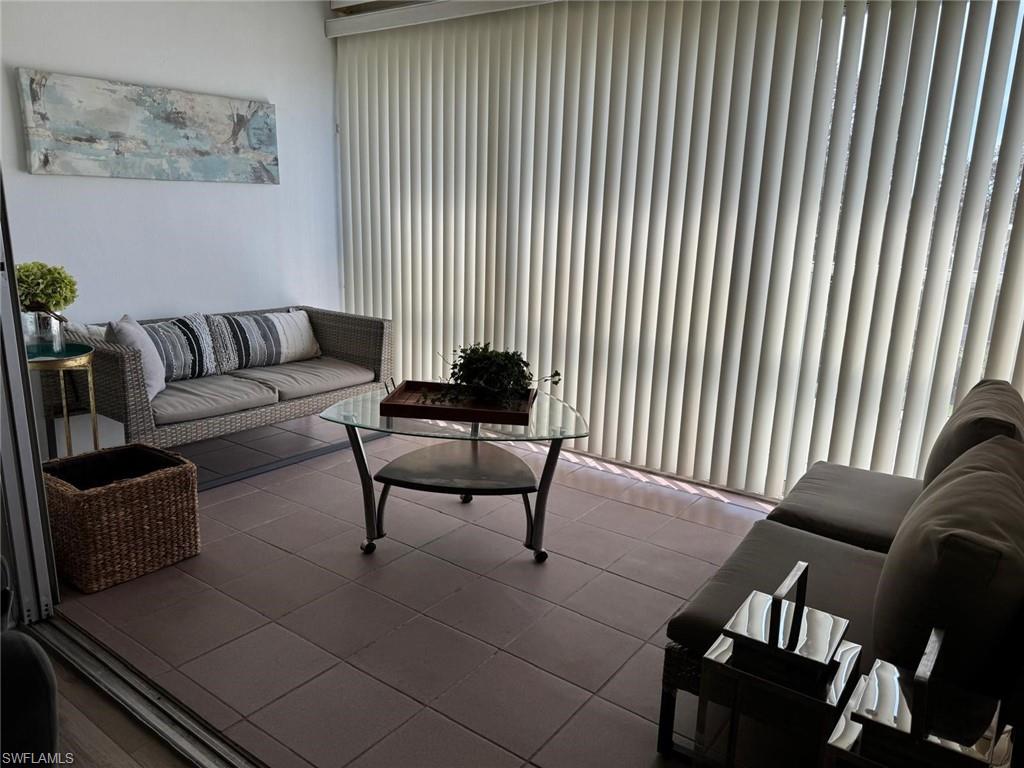 1900 Alamanda Dr 303 Property Photo 6