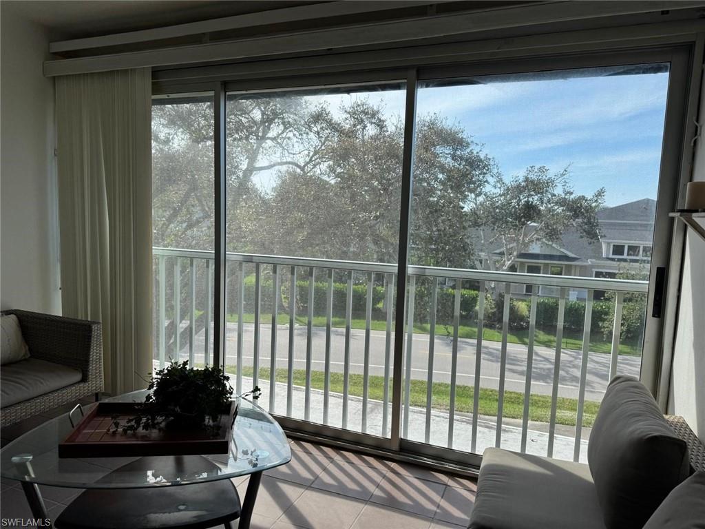 1900 Alamanda Dr 303 Property Photo 8