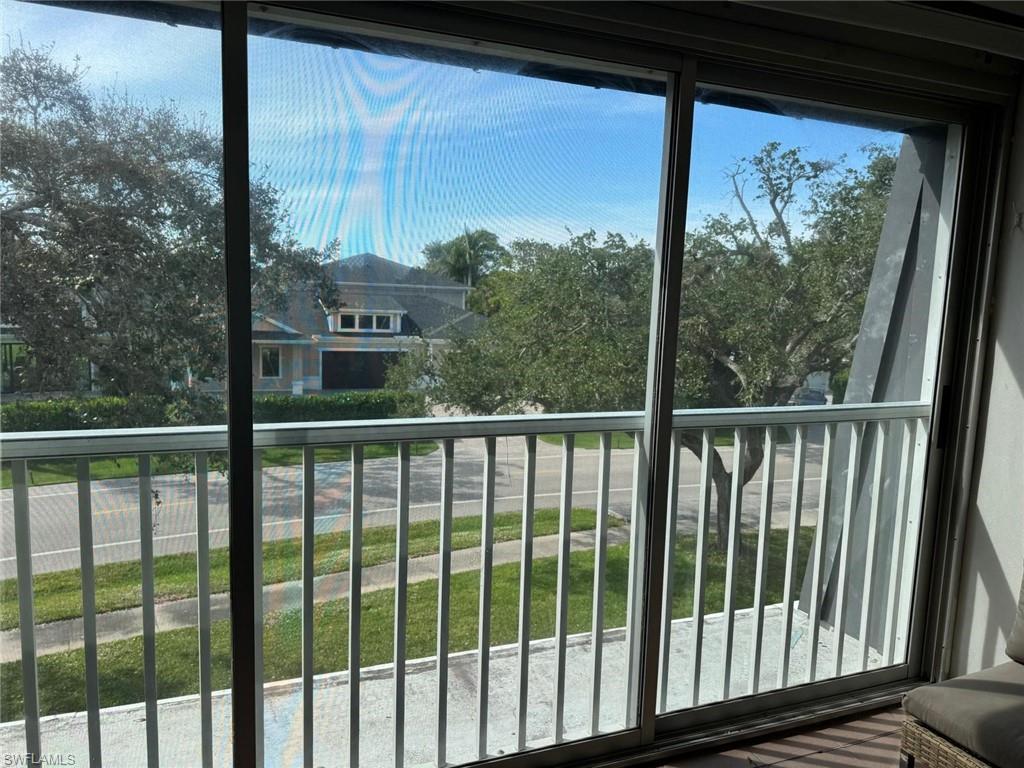 1900 Alamanda Dr 303 Property Photo 9