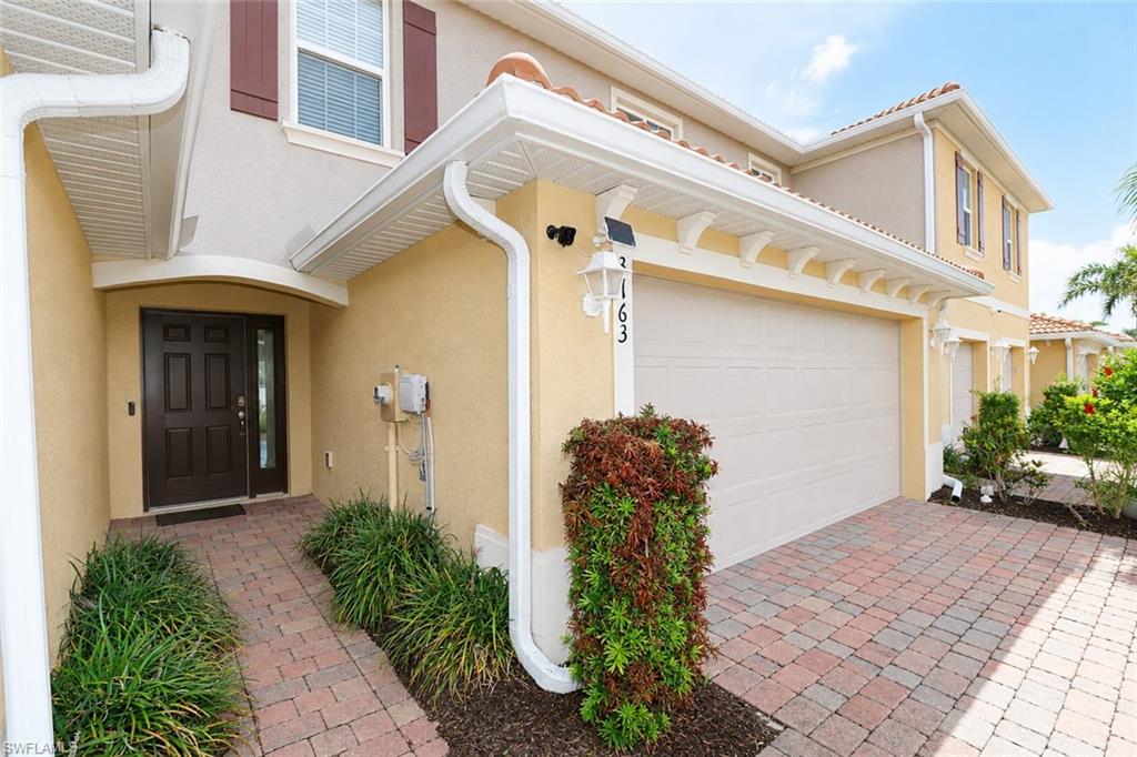 3763 Crofton Ct Property Photo 2