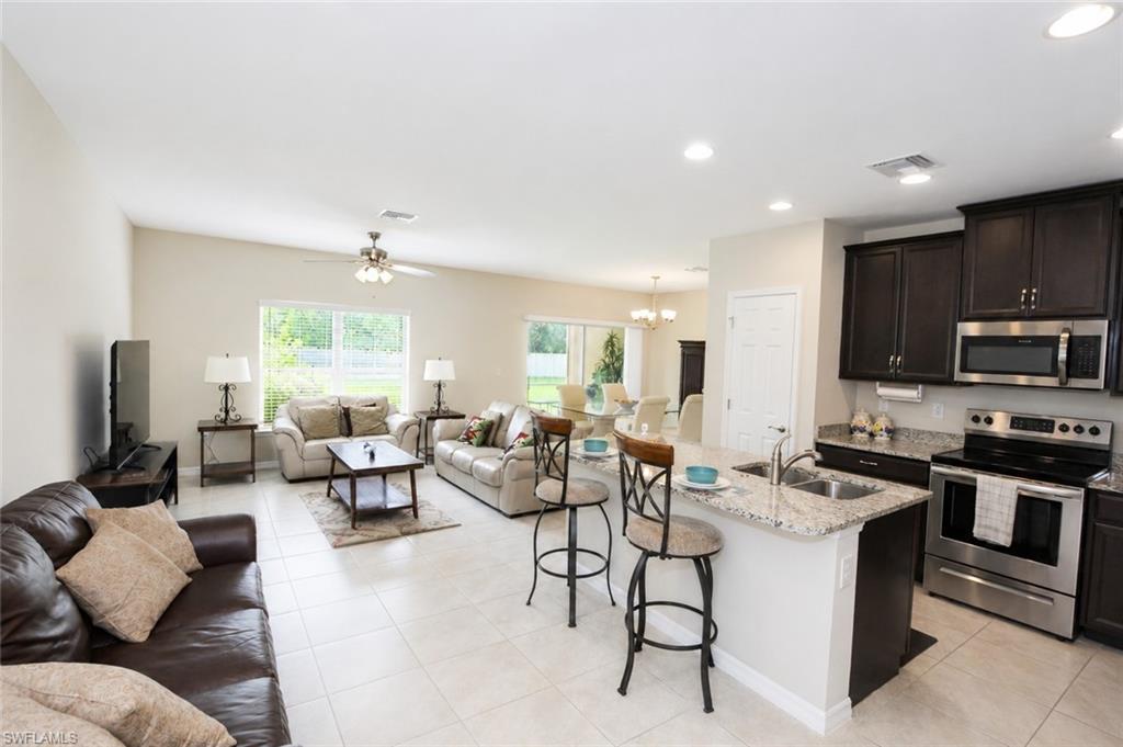3763 Crofton Ct Property Photo 3