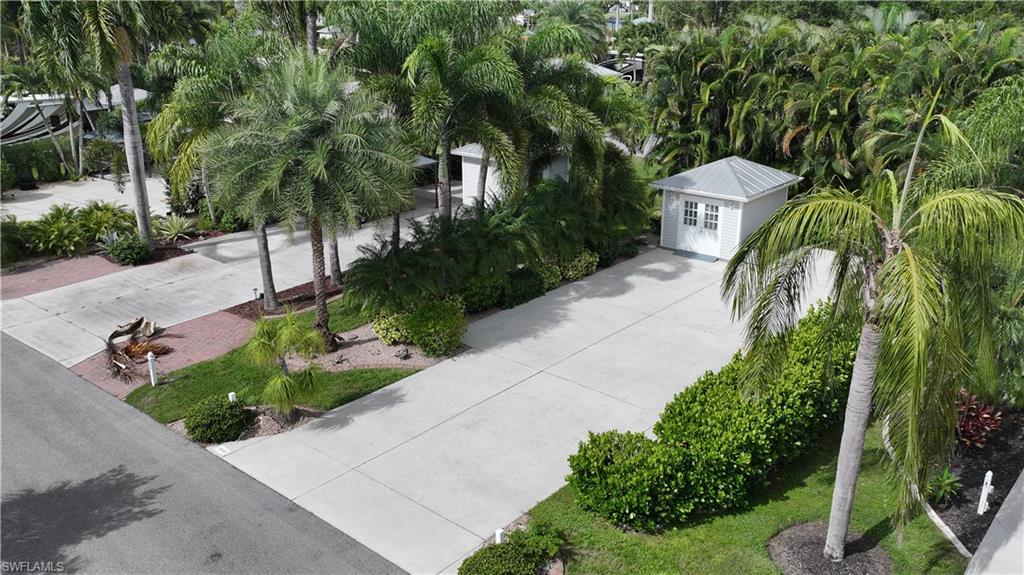10070 Parkwood Dr Property Photo 3