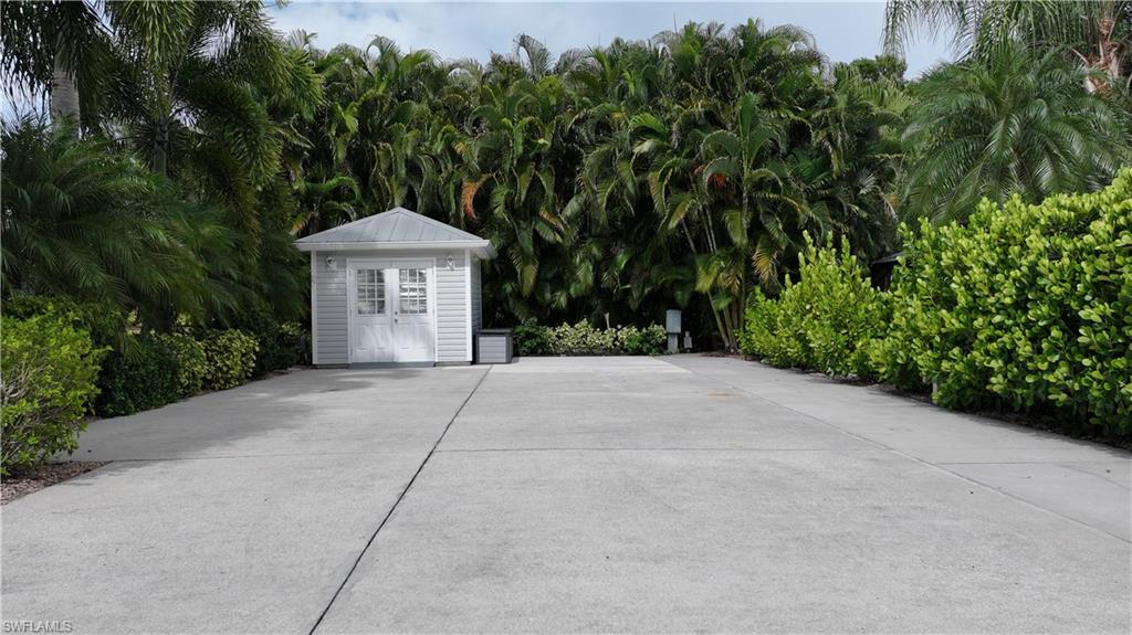 10070 Parkwood Dr Property Photo 14