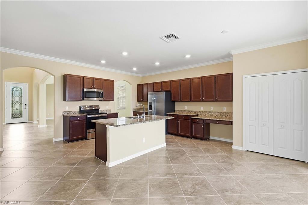 4381 Madagascar Palm Way Property Photo 10