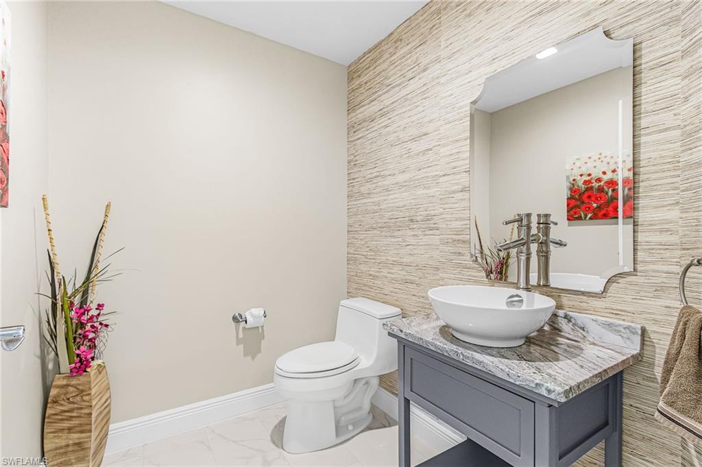 4192 Bay Beach Ln 875 Property Photo 6