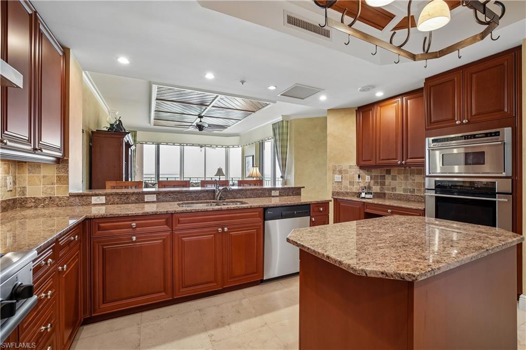 970 Cape Marco Dr 504 Property Photo 16