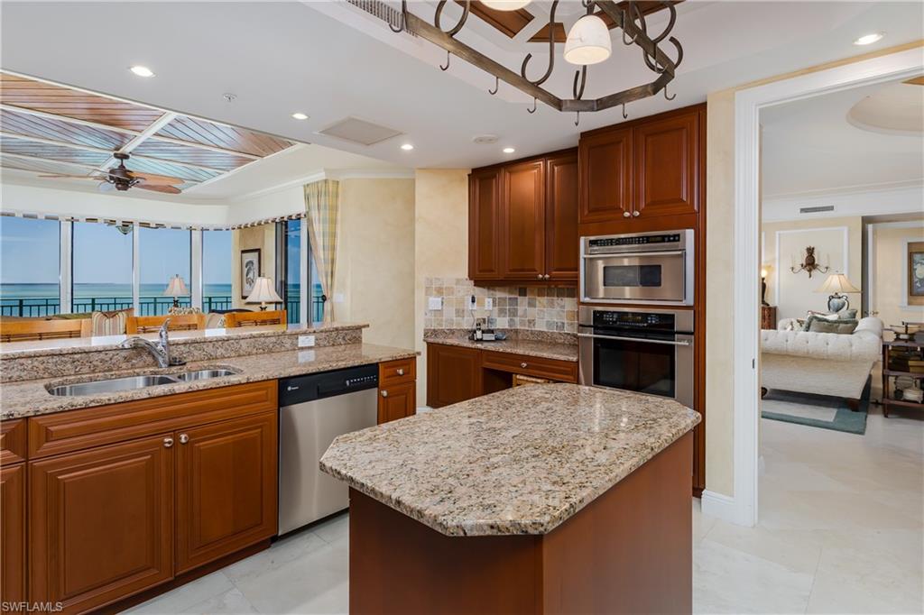 970 Cape Marco Dr 504 Property Photo 17