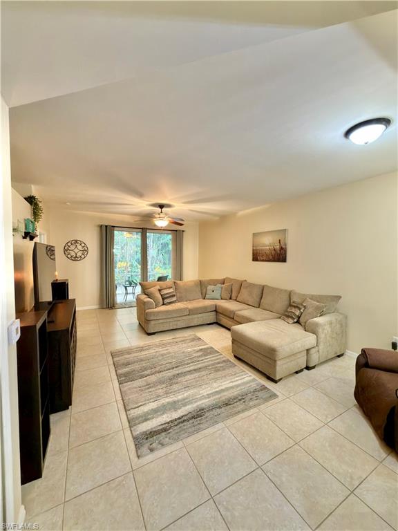 517 Robin Hood Cir 101 Property Photo 3