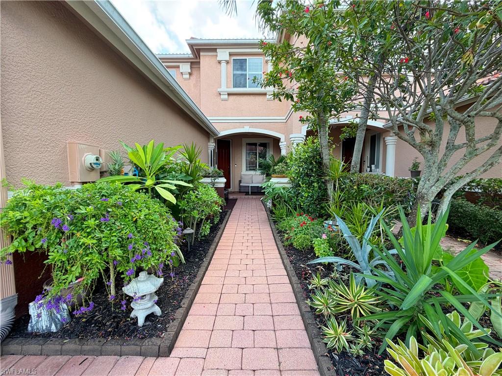 17517 Cherry Ridge Ln Property Photo 3
