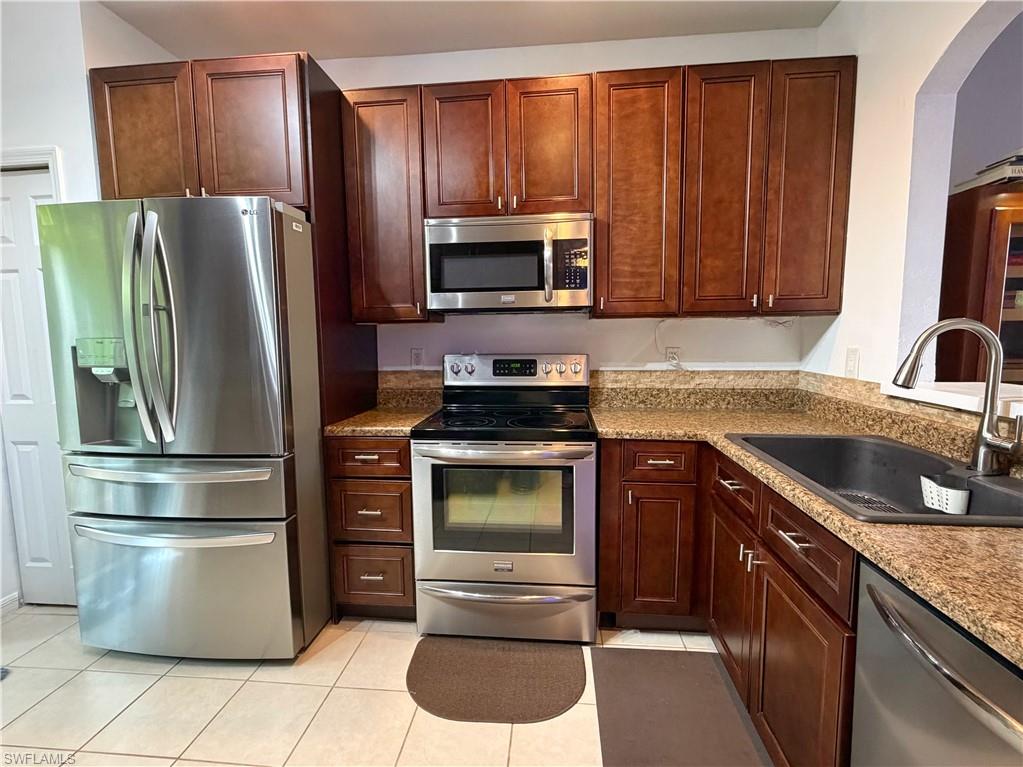 17517 Cherry Ridge Ln Property Photo 7