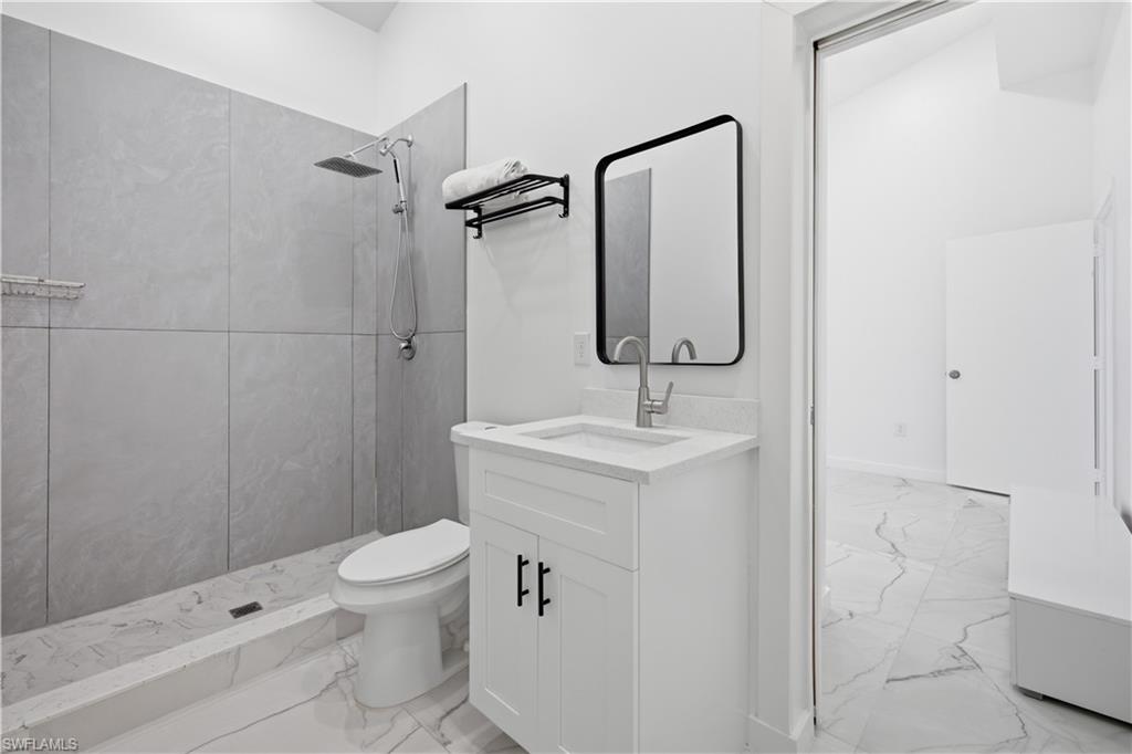 840 Carpenter St E Property Photo 9