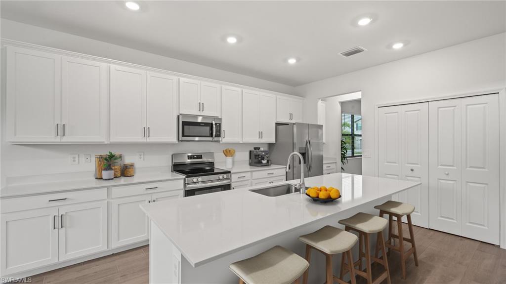17479 Saddleback Loop Property Photo 4