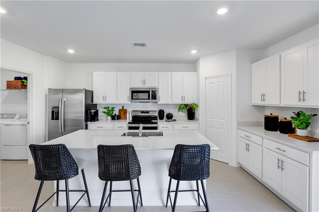 16042 Palos Verdes St Property Photo 7