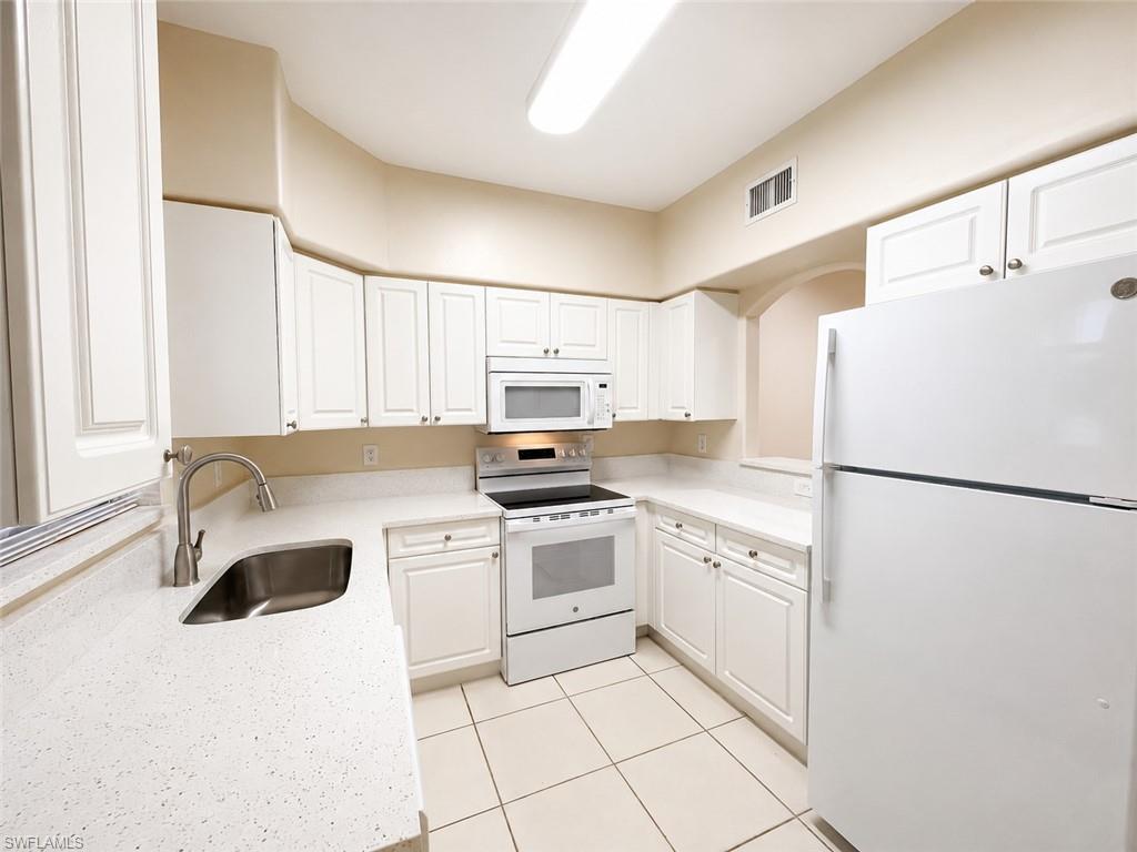 4110 Castilla Cir 105 Property Photo 5