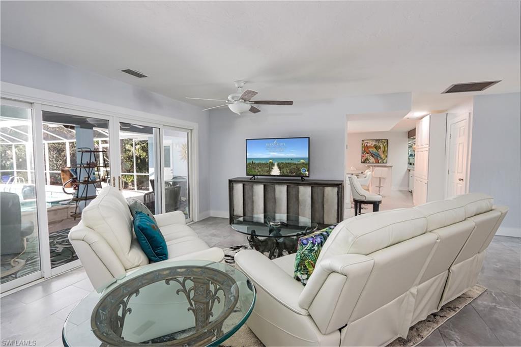 27165 Edenbridge Ct Property Photo 6