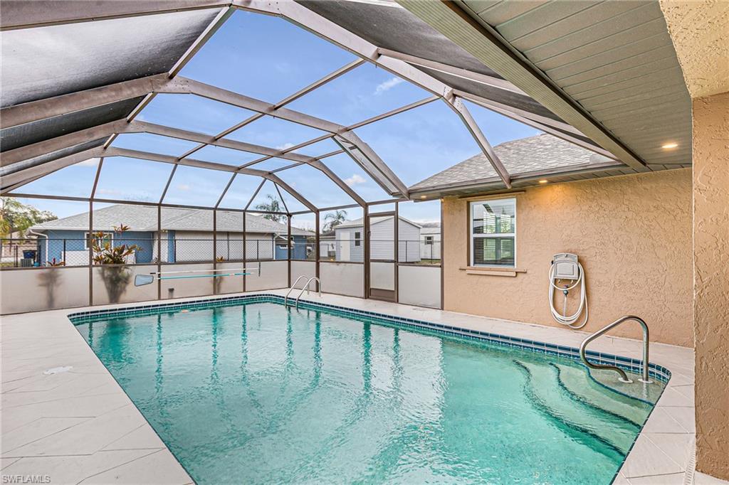 401 Candlewick Cir E Property Photo 36