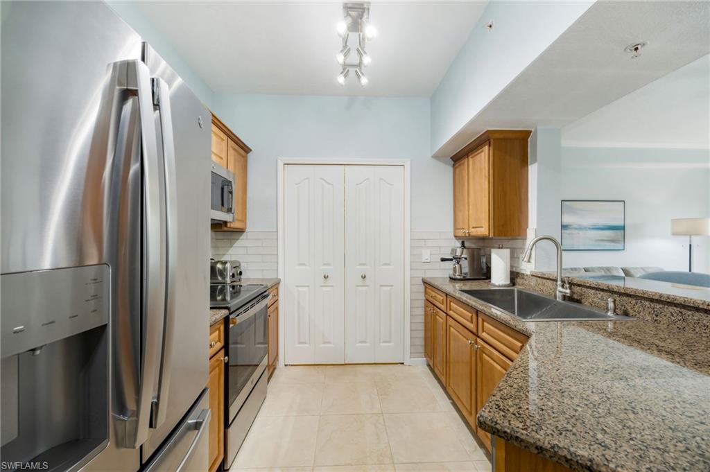 12960 Positano Cir 202 Property Photo 5