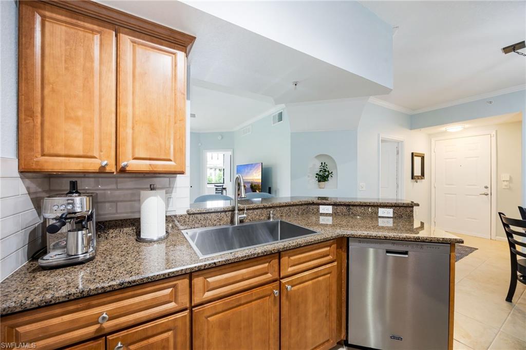 12960 Positano Cir 202 Property Photo 7