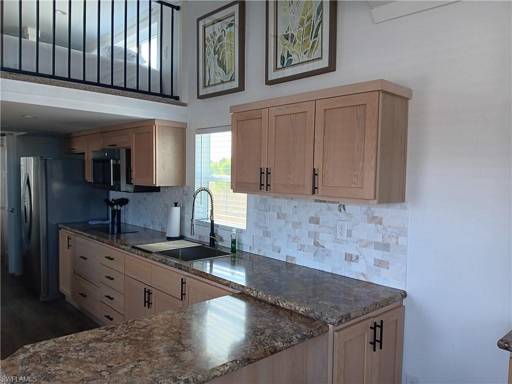 224 Riverclub Ct Property Photo 5
