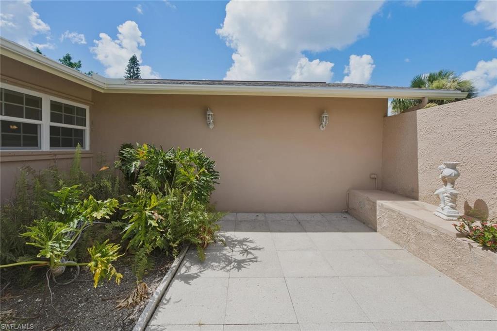 4443 Lakewood Blvd Property Photo 5